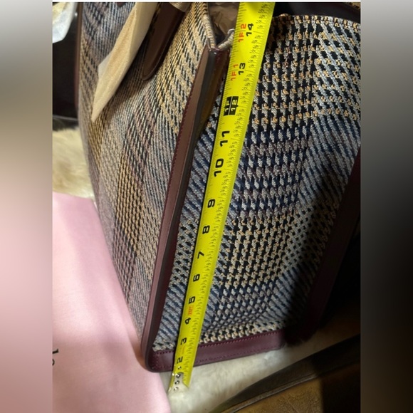 KATE SPADE NY TOTE BAG W/strap! NWT!!! And dustbag! THE FULL INCLUSION - Picture 6 of 13